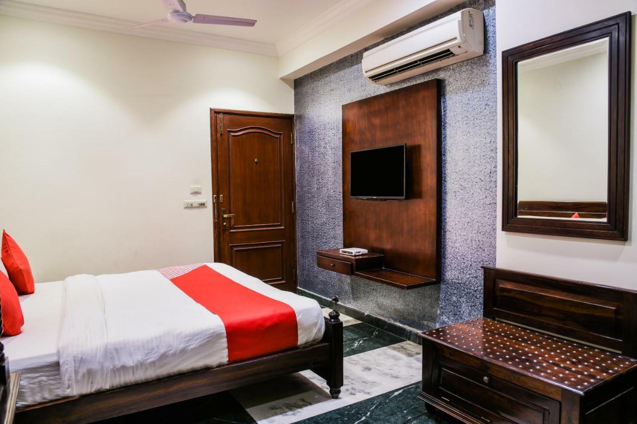Oyo 1681 Hotel Devansh أُودايبور المظهر الخارجي الصورة